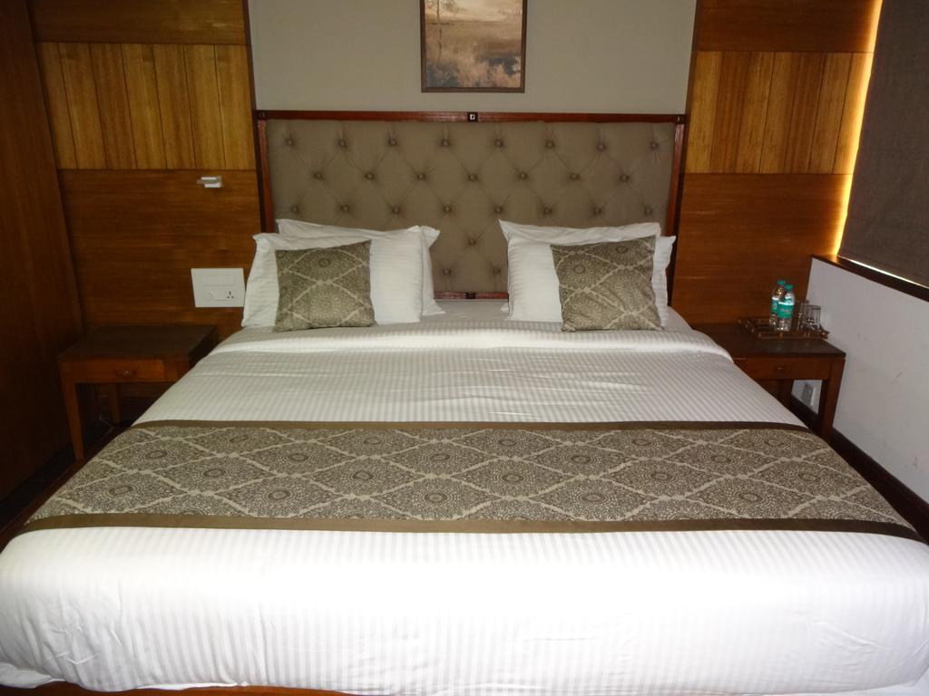 Keys Select By Lemon Tree Hotels, Malabar Gate, Kozhikode Exterior photo