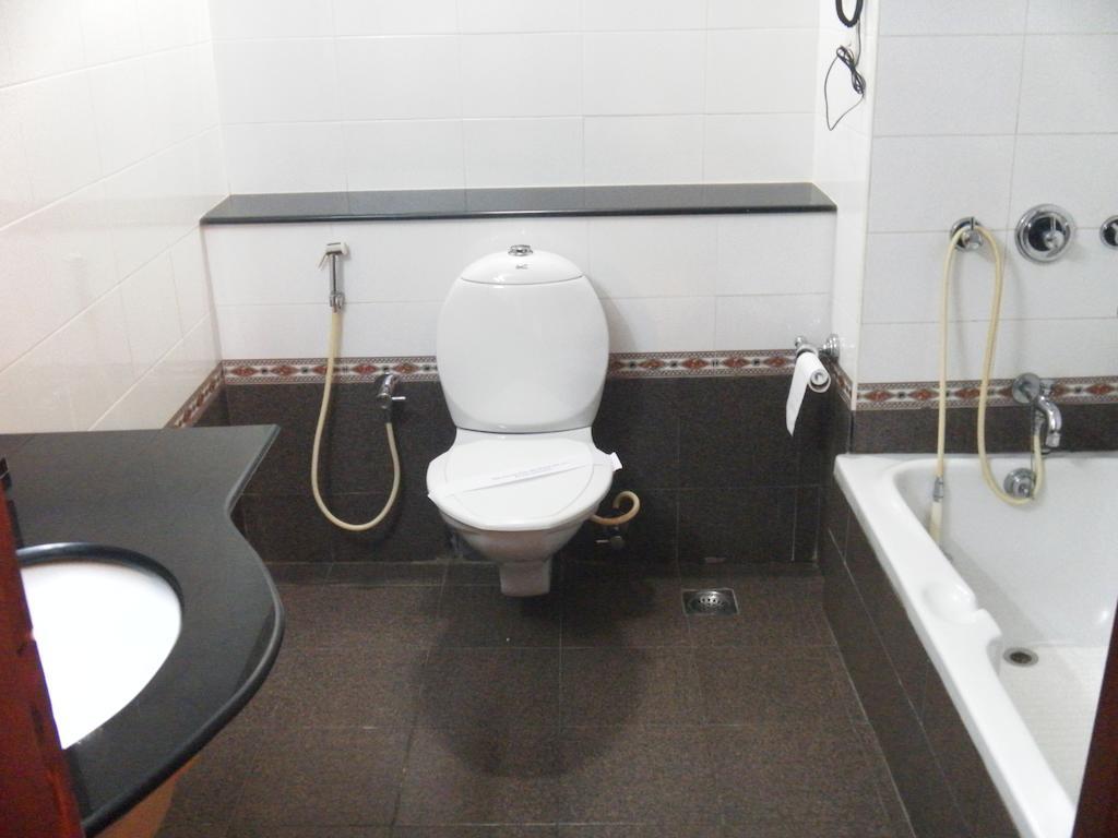 Keys Select By Lemon Tree Hotels, Malabar Gate, Kozhikode Exterior photo