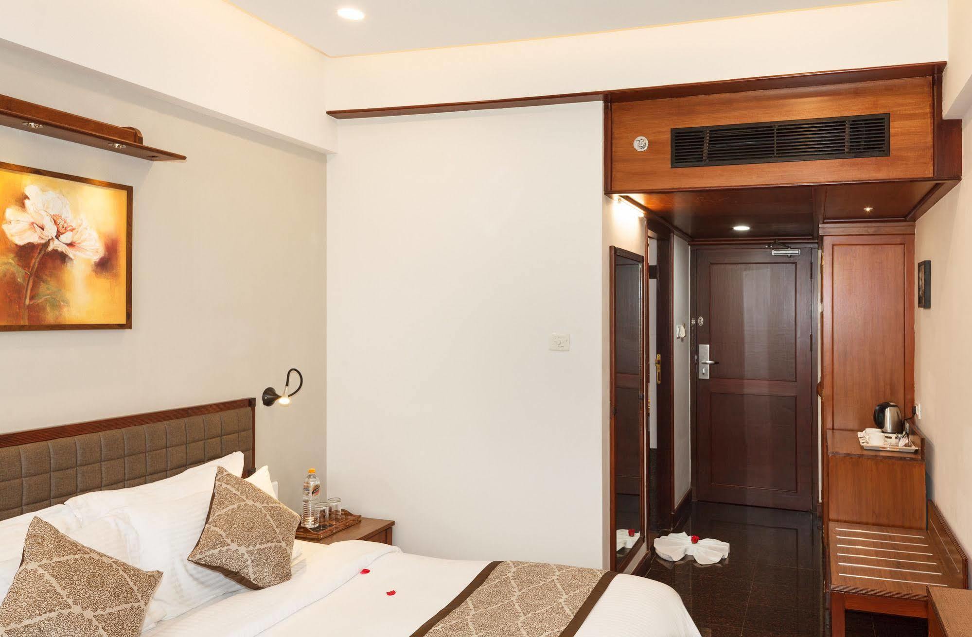 Keys Select By Lemon Tree Hotels, Malabar Gate, Kozhikode Exterior photo